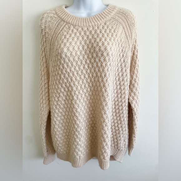 H&M Soft Beige Crew Neck Sweater - Picture 2 of 4